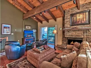 Photo #2: 1004063 Listing