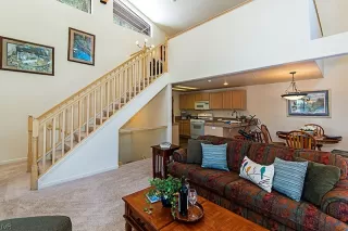 Photo #5: 1004116 Listing