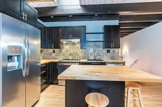 Photo #6: 1004121 Listing