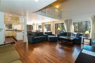 Photo #2: 1004158 Listing