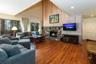 Photo #3: 1004158 Listing