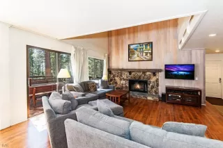 Photo #6: 1004158 Listing