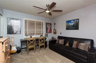 Photo #6: 1004206 Listing