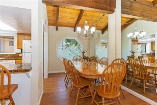 Photo #4: 1004225 Listing