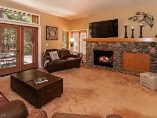 Photo #3: 1004227 Listing