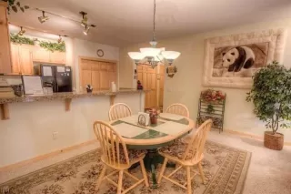 Photo #3: 1004269 Listing