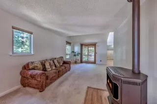 Photo #4: 1004282 Listing 