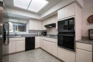 Photo #5: 1004294 Listing 