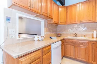 Photo #5: 1004323 Listing 