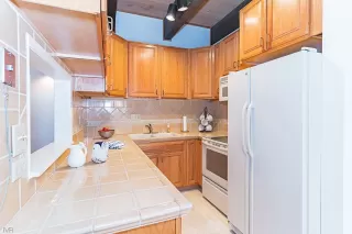 Photo #6: 1004323 Listing 