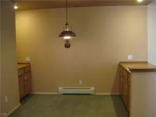 Photo #4: 1004387 Listing