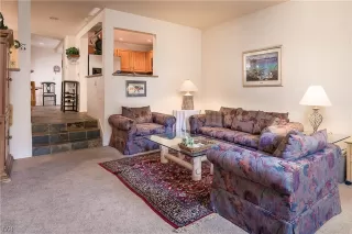 Photo #6: 1004389 Listing