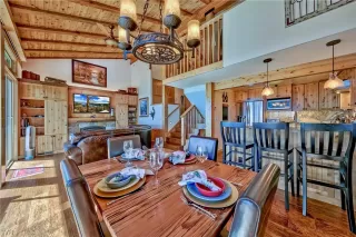 Photo #6: 1004395 Listing