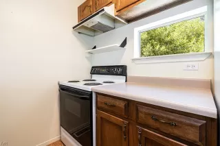 Photo #4: 1004463 Listing 