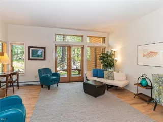 Photo #2: 1004489 Listing