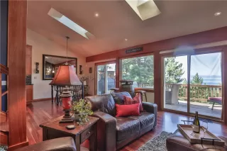 Photo #4: 1004540 Listing