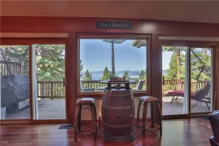 Photo #6: 1004540 Listing