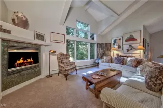 Photo #3: 1004554 Listing