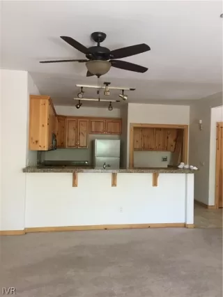 Photo #4: 1004574 Listing