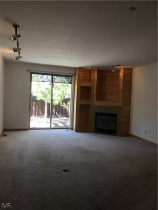 Photo #5: 1004574 Listing