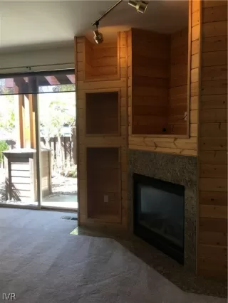 Photo #6: 1004574 Listing