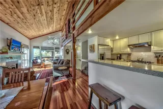 Photo #5: 1004578 Listing