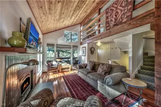 Photo #6: 1004578 Listing