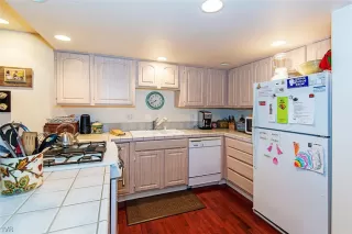 Photo #4: 1004596 Listing 