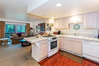 Photo #5: 1004596 Listing 