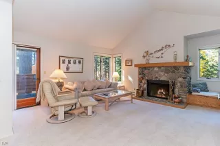 Photo #1: 1004622 Listing