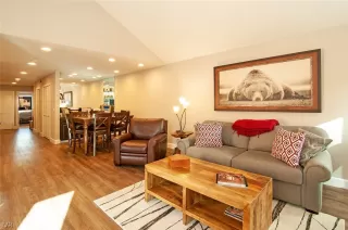 Photo #2: 1004696 Listing