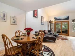 Photo #1: 1004697 Listing