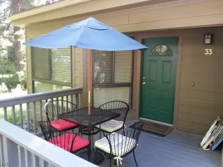 Photo #4: 1004698 Listing