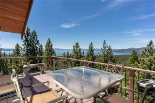 Photo #4: 1004744 Listing