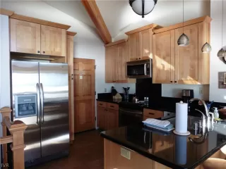 Photo #3: 1004748 Listing