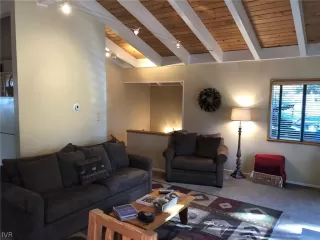 Photo #3: 1004794 Listing