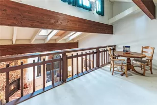 Photo #6: 1004817 Listing