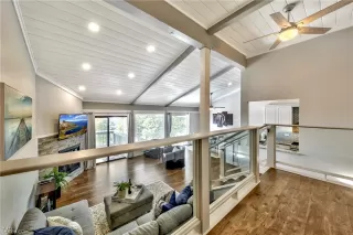 Photo #3: 1004822 Listing