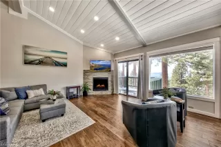 Photo #5: 1004822 Listing