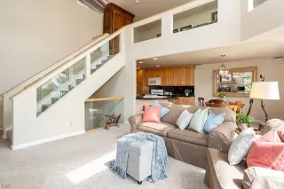 Photo #5: 1004849 Listing 