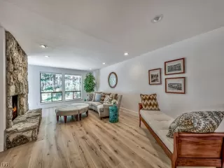 Photo #4: 1004890 Listing