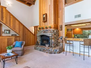 Photo #2: 1004892 Listing