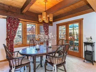 Photo #5: 1004892 Listing