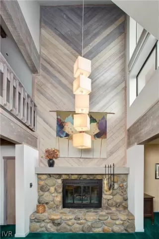 Photo #6: 1004918 Listing