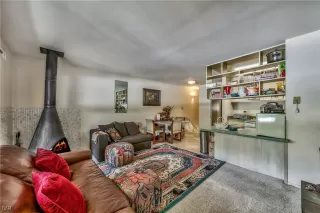 Photo #3: 1004923 Listing