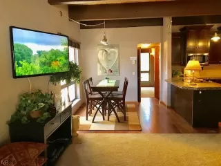 Photo #2: 1004924 Listing