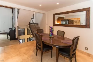 Photo #5: 1005956 Listing 