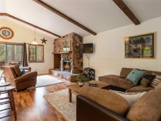 Photo #3: 1005959 Listing