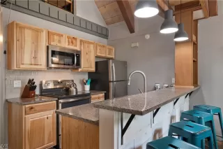 Photo #1: 1005975 Listing 