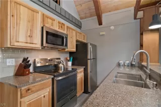 Photo #6: 1005975 Listing 